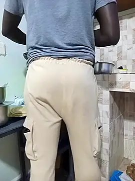 Snapshot of MaskedGQ chatting on February 2026 11:29:02 AM MaskedGQ online show from February 2026 11:29:02 AM