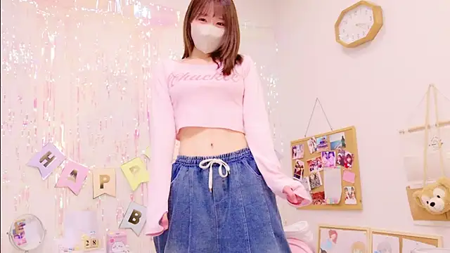 Snapshot of Yui-Ch chatting on December 2024 07:17:01 AM Yui-Ch online show from December 2024 07:17:01 AM