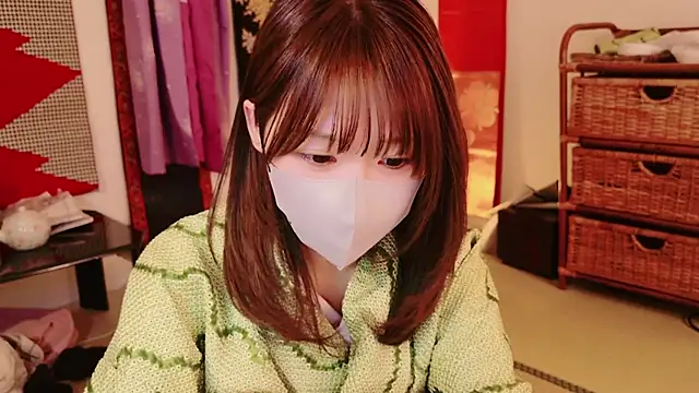 Snapshot of Yui-Ch chatting on January 2025 04:44:01 PM Yui-Ch online show from January 2025 04:44:01 PM
