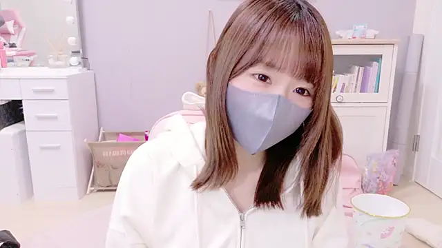 Snapshot of Yui-Ch chatting on March 2025 11:17:01 AM Yui-Ch online show from March 2025 11:17:01 AM