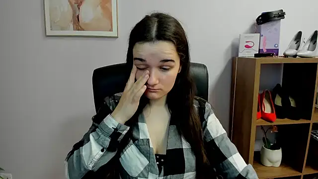 Snapshot of KateDelight chatting on March 2026 07:43:01 AM KateDelight online show from March 2026 07:43:01 AM