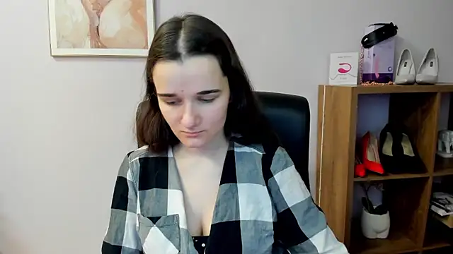 Snapshot of KateDelight chatting on March 2026 07:45:01 AM KateDelight online show from March 2026 07:45:01 AM