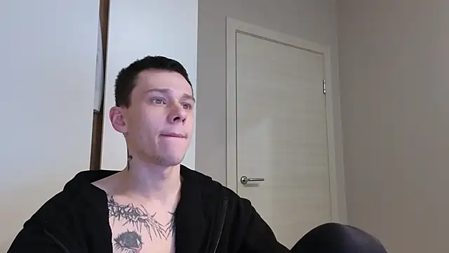 Snapshot of R1mmo__ chatting on October 2025 07:21:02 PM R1mmo online show from October 2025 07:21:02 PM