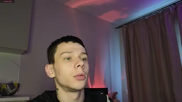 Snapshot of R1mmo__ chatting on October 2025 08:40:02 AM R1mmo online show from October 2025 08:40:02 AM