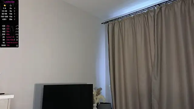 Snapshot of R1mmo__ chatting on October 2025 08:38:01 AM R1mmo online show from October 2025 08:38:01 AM