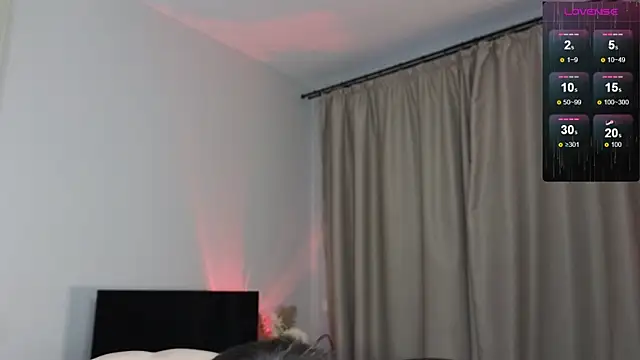 Snapshot of R1mmo__ chatting on November 2025 12:37:02 PM R1mmo online show from November 2025 12:37:02 PM