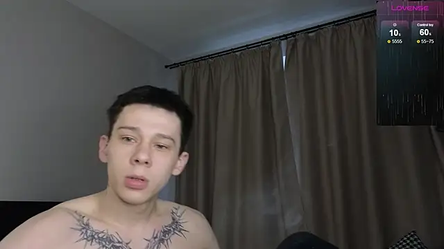 Snapshot of R1mmo__ chatting on November 2025 07:52:02 AM R1mmo online show from November 2025 07:52:02 AM