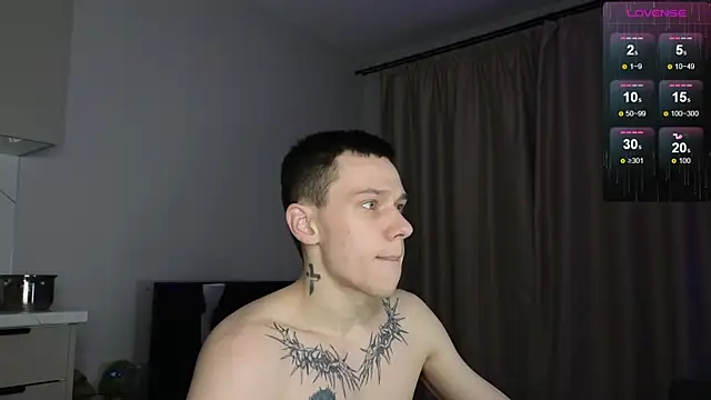 Snapshot of R1mmo__ chatting on December 2025 04:29:01 AM R1mmo online show from December 2025 04:29:01 AM