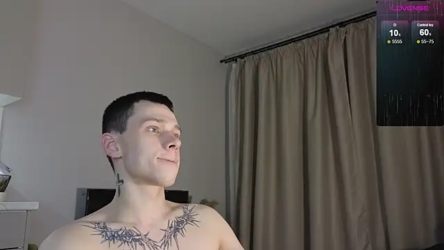 Snapshot of R1mmo__ chatting on December 2025 05:50:01 PM R1mmo online show from December 2025 05:50:01 PM