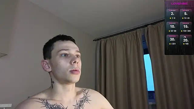 Snapshot of R1mmo__ chatting on December 2025 08:08:01 AM R1mmo online show from December 2025 08:08:01 AM