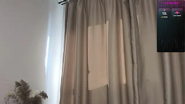 Snapshot of R1mmo__ chatting on February 2026 12:23:01 PM R1mmo online show from February 2026 12:23:01 PM