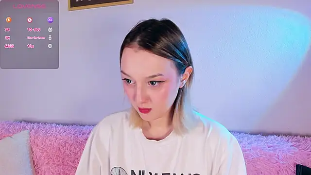 CrystalRey online show from November 2025 08:24:01 AM