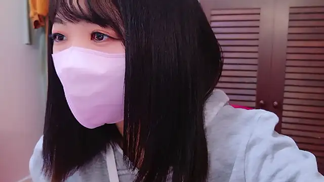 Minami San online show from September 2025 05:57:01 PM