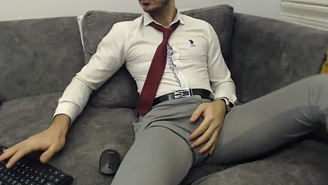 Naughtb0y online show from February 2026 06:44:01 PM