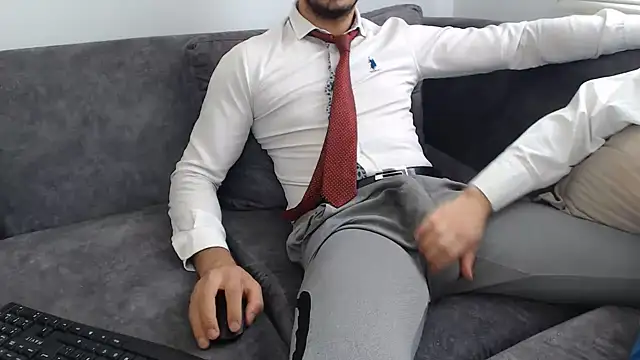 Snapshot of Naughtb0y chatting on July 2026 10:40:02 AM Naughtb0y online show from July 2026 10:40:02 AM