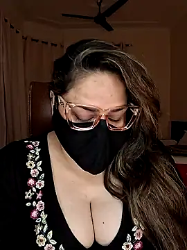 SEXY-Sardarni online show from February 2025 03:32:01 PM