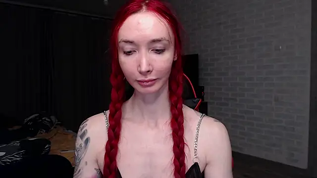 Snapshot of Roxy_Silver chatting on April 2026 01:42:02 AM Roxy Silver online show from April 2026 01:42:02 AM