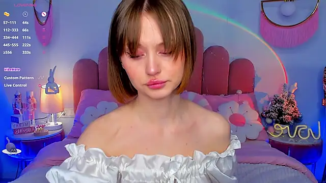 MaryLew online show from December 2025 06:40:01 AM