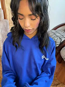 Snapshot of xenia_golden chatting on May 2026 05:08:01 PM xenia golden online show from May 2026 05:08:01 PM