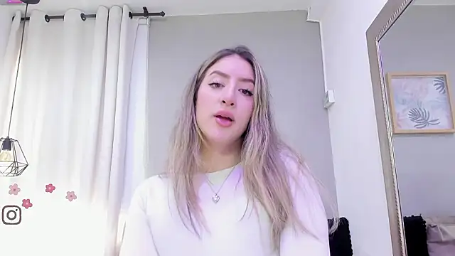  AlejaCruz  online show from February 2026 07:22:01 PM