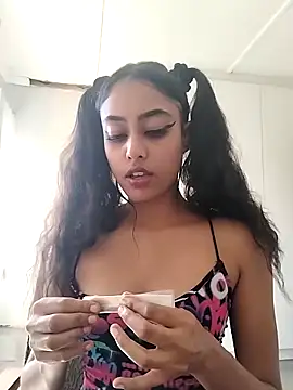 Snapshot of cleopatra-phaedra chatting on April 2026 11:10:01 AM cleopatra-phaedra online show from April 2026 11:10:01 AM