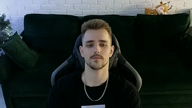 Snapshot of Larstar01 chatting on December 2024 12:59:01 AM Larstar01 online show from December 2024 12:59:01 AM