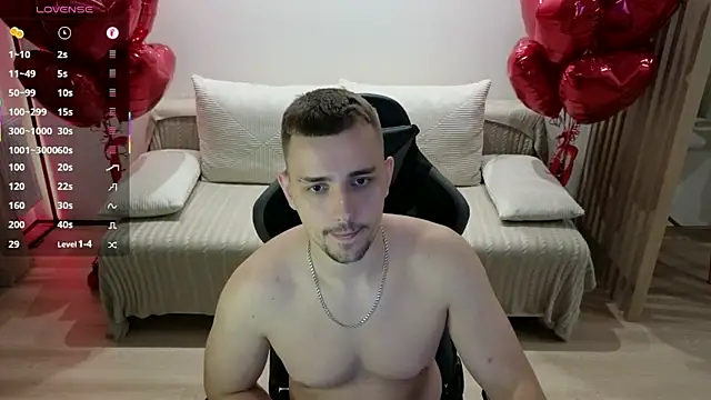 Snapshot of Larstar01 chatting on September 2025 10:03:02 PM Larstar01 online show from September 2025 10:03:02 PM