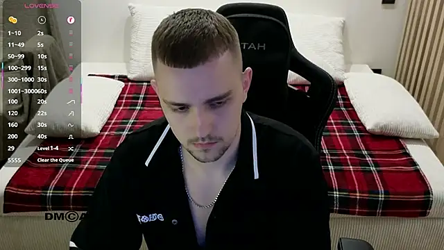 Snapshot of Larstar01 chatting on March 2026 08:57:02 PM Larstar01 online show from March 2026 08:57:02 PM