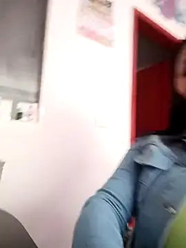 tiffani  love online show from November 2025 08:30:02 PM