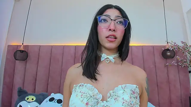 MarianaBranzz online show from February 2025 04:10:02 PM