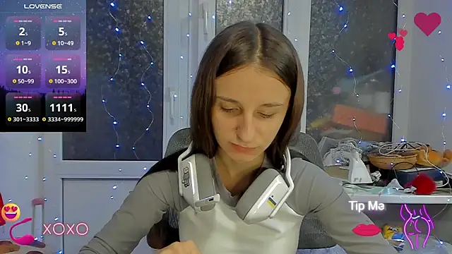  Nika Kik online show from September 2025 08:21:01 PM