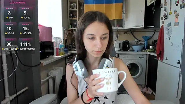 Snapshot of _Nika_Kik chatting on June 2026 08:39:02 AM Nika Kik online show from June 2026 08:39:02 AM