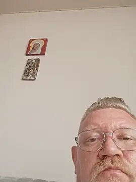 Snapshot of Pol1074 chatting on June 2026 02:05:02 PM Pol1074 online show from June 2026 02:05:02 PM