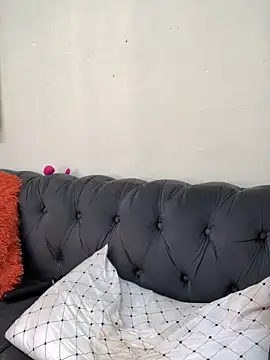 Nicole Liam  online show from December 2025 04:39:02 AM