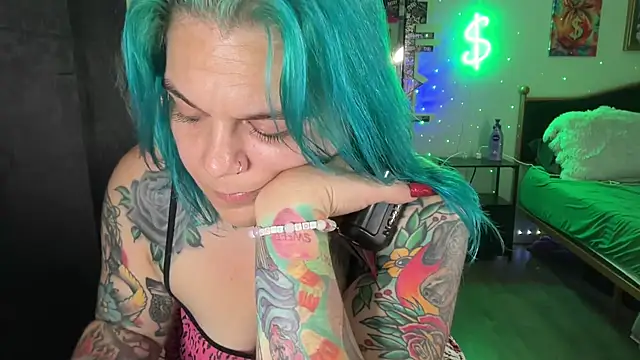 CherryBombBomb online show from November 2025 03:19:01 AM