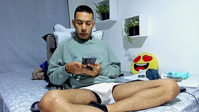 Aronxxs online show from February 2025 10:15:02 AM