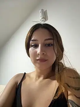 Snapshot of Mon_Cherry chatting on March 2026 12:38:01 AM Mon Cherry online show from March 2026 12:38:01 AM