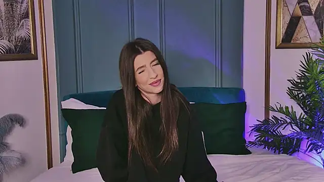 LunaWills  online show from March 2026 05:59:01 AM