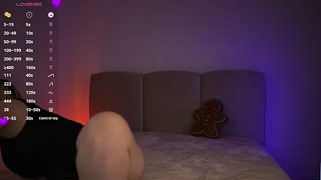 emilymoore   online show from December 2025 11:17:01 AM