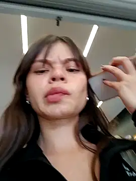 Violeta 12- online show from November 2025 06:52:01 PM