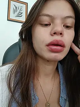 Snapshot of Violeta_12- chatting on June 2026 03:49:02 PM Violeta 12- online show from June 2026 03:49:02 PM