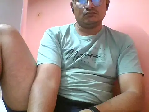 Snapshot of naughtymike0007 chatting on September 2025 06:13:02 PM naughtymike0007 online show from September 2025 06:13:02 PM