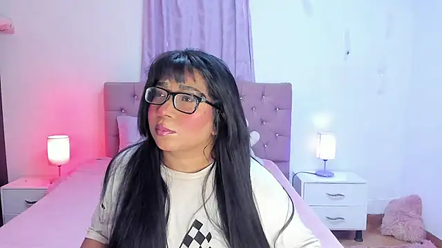 Latinabombsheell online show from November 2025 07:03:03 PM