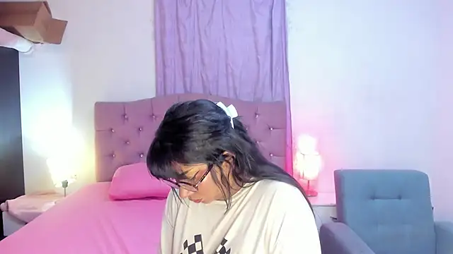 Latinabombsheell online show from April 2026 06:41:02 AM