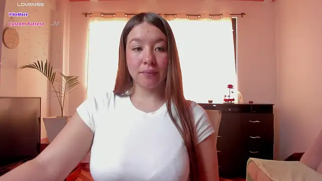 Snapshot of Simply_Zoe__ chatting on February 2025 06:09:02 PM Simply Zoe   online show from February 2025 06:09:02 PM