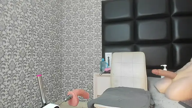 Snapshot of mature_dollyy chatting on April 2026 12:39:01 PM mature dollyy online show from April 2026 12:39:01 PM