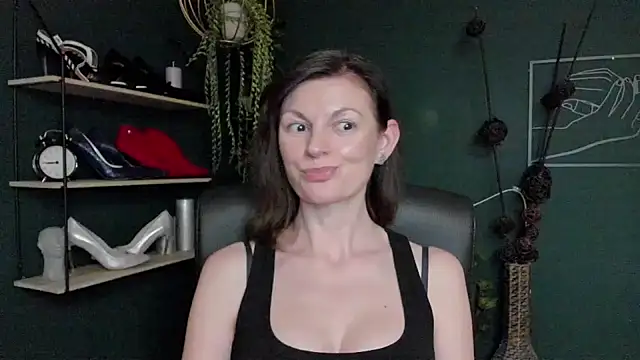 VivianWILD online show from March 2025 01:31:02 PM