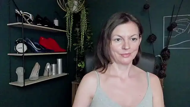 VivianWILD online show from March 2025 10:43:02 AM