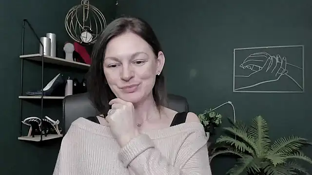 Snapshot of VivianWILD chatting on February 2026 06:51:02 AM VivianWILD online show from February 2026 06:51:02 AM