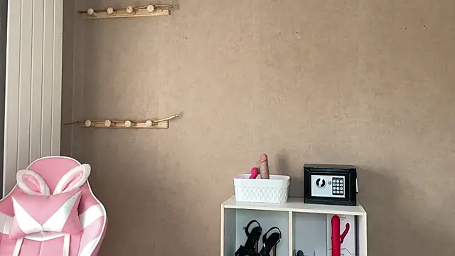 lucie mehott online show from November 2025 10:14:02 AM